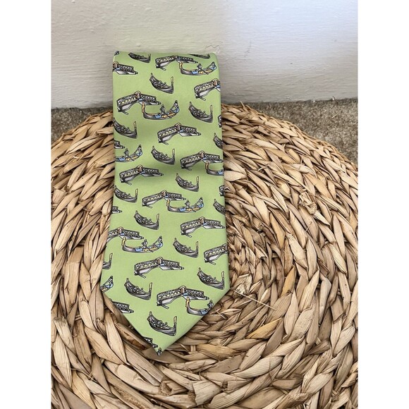 cucita a mano Venetian Italian boat On Water 100 Percent Silk Lime green tie - Picture 1 of 4